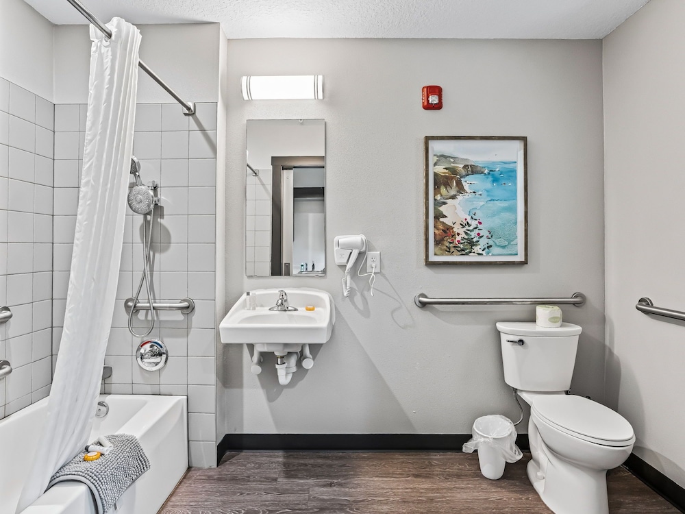Baymont by Wyndham Ocala Suites - photo 37