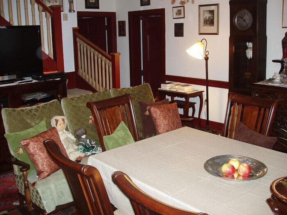Historic Schoeneck Hotel B&B - photo 9