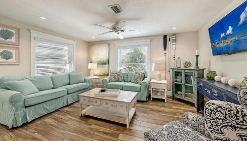 Canal Upper Gorgeous 3 bed 3 bath near SK Village - photo 11