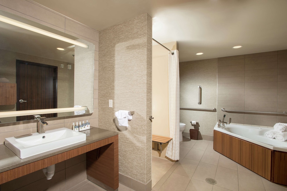 The Broadway Columbia a DoubleTree by Hilton - photo 11