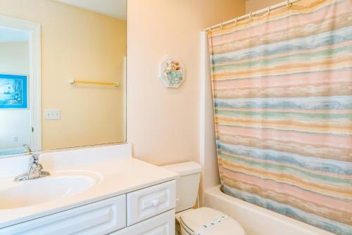 Emerald Breeze by Oak Island Accommodations - photo 2