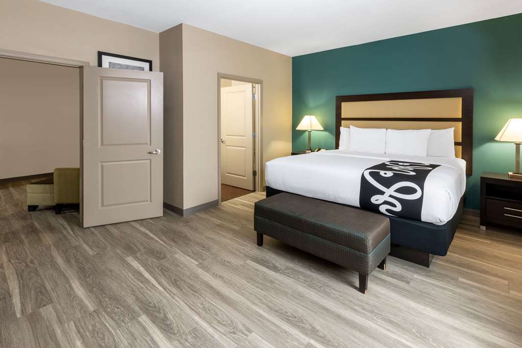 La Quinta Inn & Suites by Wyndham Durant - photo 21