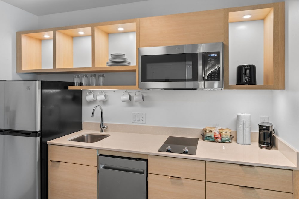 TownePlace Suites by Marriott Jacksonville Airport - photo 25