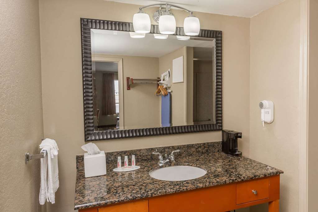 Days Inn by Wyndham Carlisle - photo 14