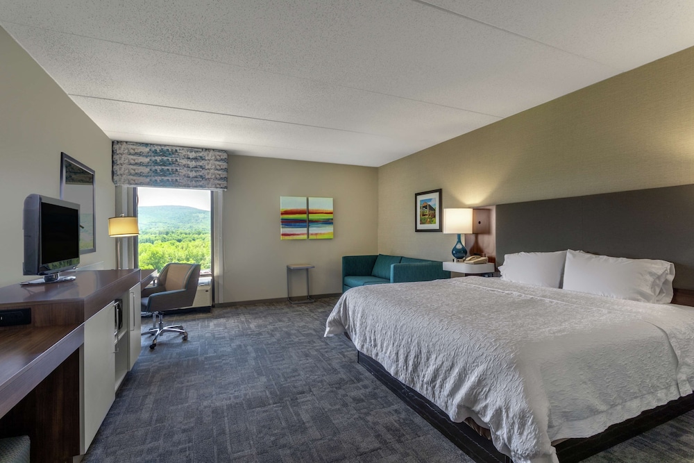 Hampton Inn Bedford - photo 11