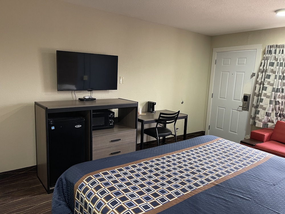 Americas Best Value Inn Alexandria - photo 8