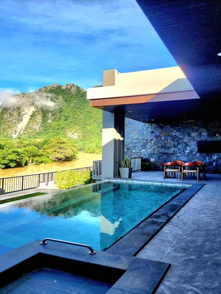 Song View Pool Villa — 5-Star Luxury Hotel in Vangviang, Laos