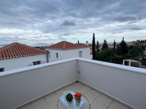 Modern Sea View Maisonette in Spetses for 6 people — Spetses — photo 4