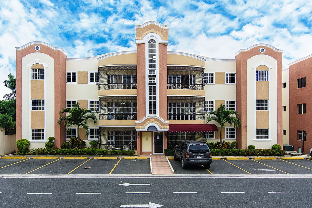 Blanco Vacation Properties — hotel in Santiago De Los Caballeros