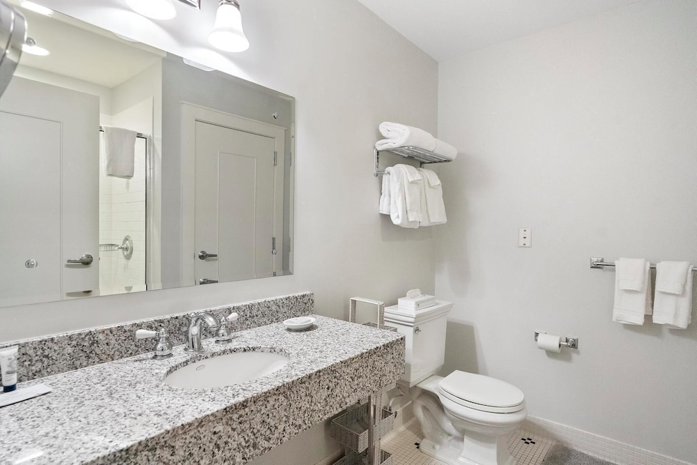 Village Suites Bay Harbor - photo 57