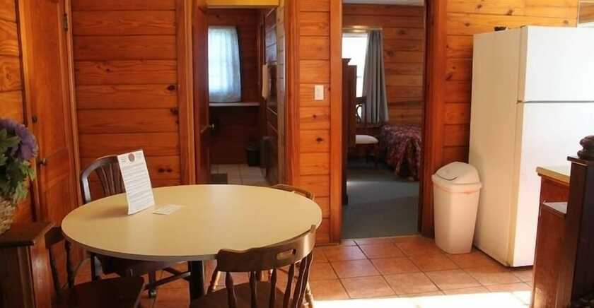 Aurora's Kentucky Lake Cottages - photo 8