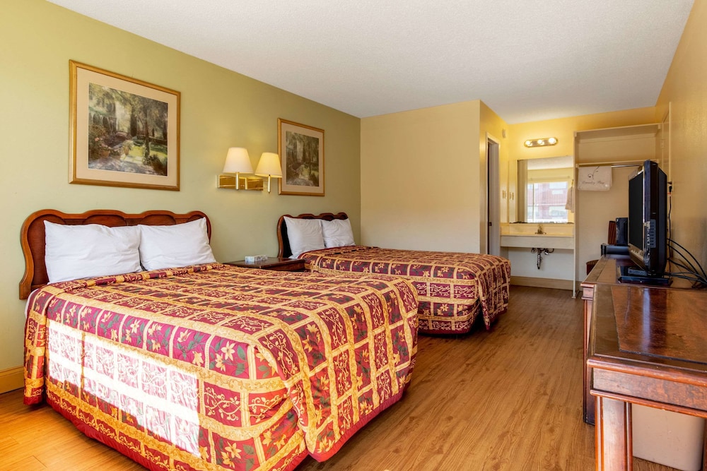 Super 8 by Wyndham Waco North I 35 - photo 22