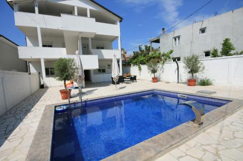 Apartmani Srdanovic — 4-Star Luxury Hotel in Tivat, Montenegro
