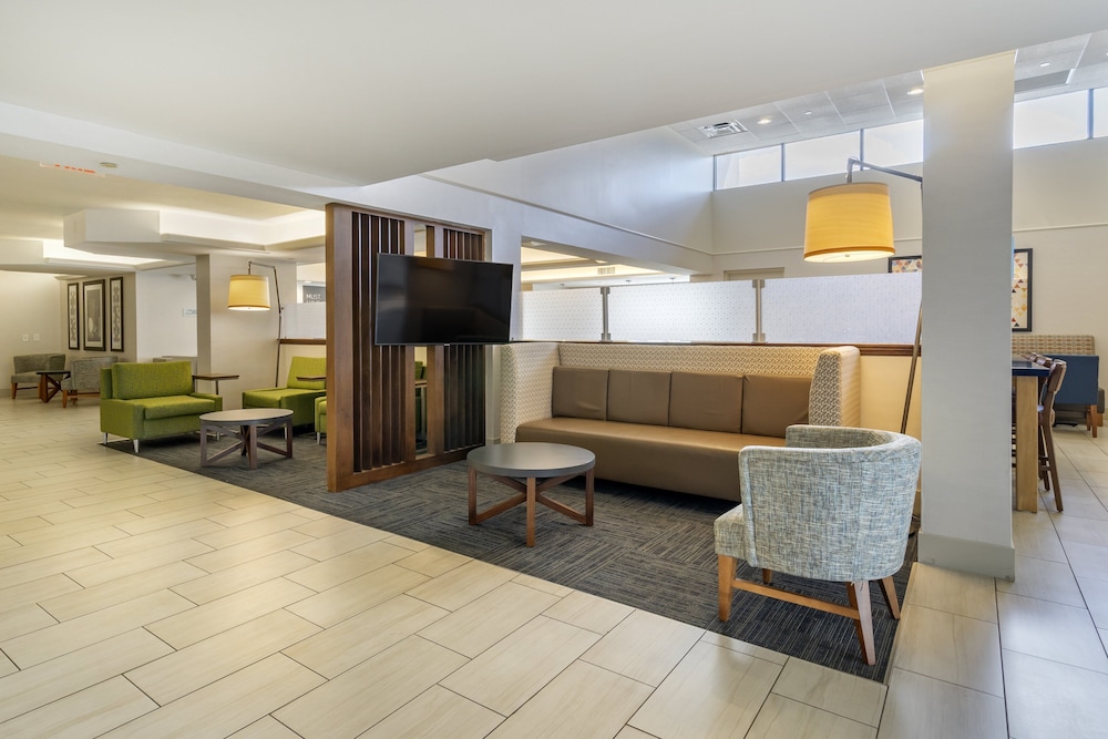 Holiday Inn Express Cape Coral Fort Myers Area by IHG - photo 40