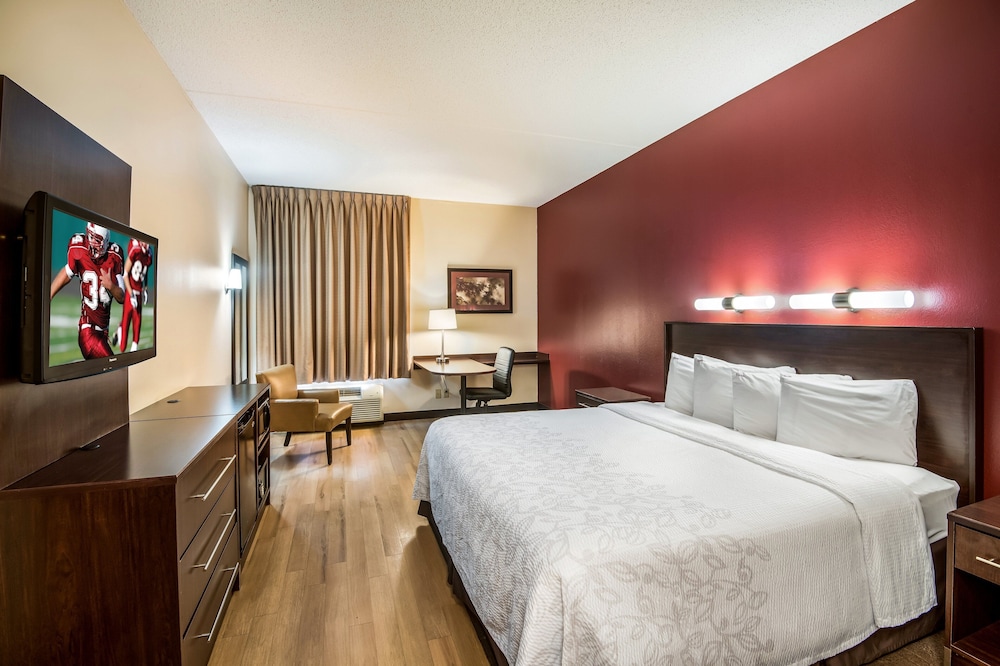 Red Roof Inn PLUS Phoenix West - photo 17