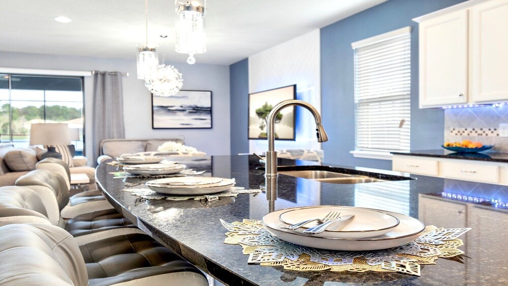 Family friendly Oasis With Game Room & Pool - photo 58