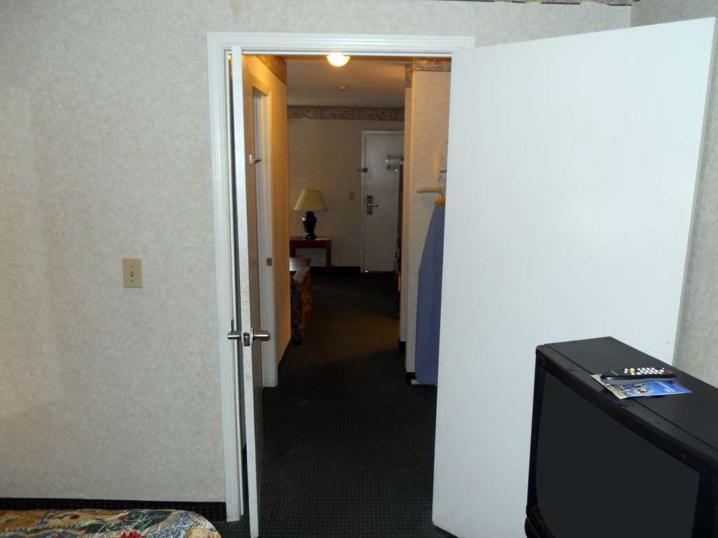 Americas Best Inn & Suites Decatur - photo 12