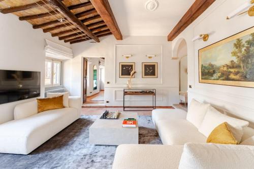 Giulia Penthouse 5 min Piazza Navona — 4-Star Luxury Hotel in Rome, Italy