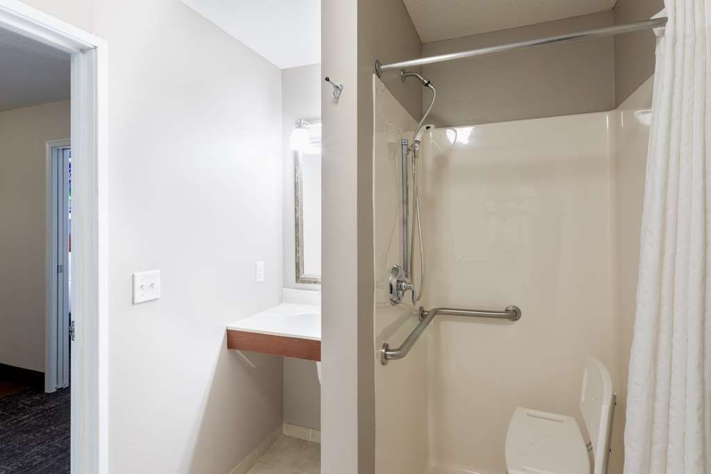 Grandstay Residential Suites Hotel Sheboygan - photo 13