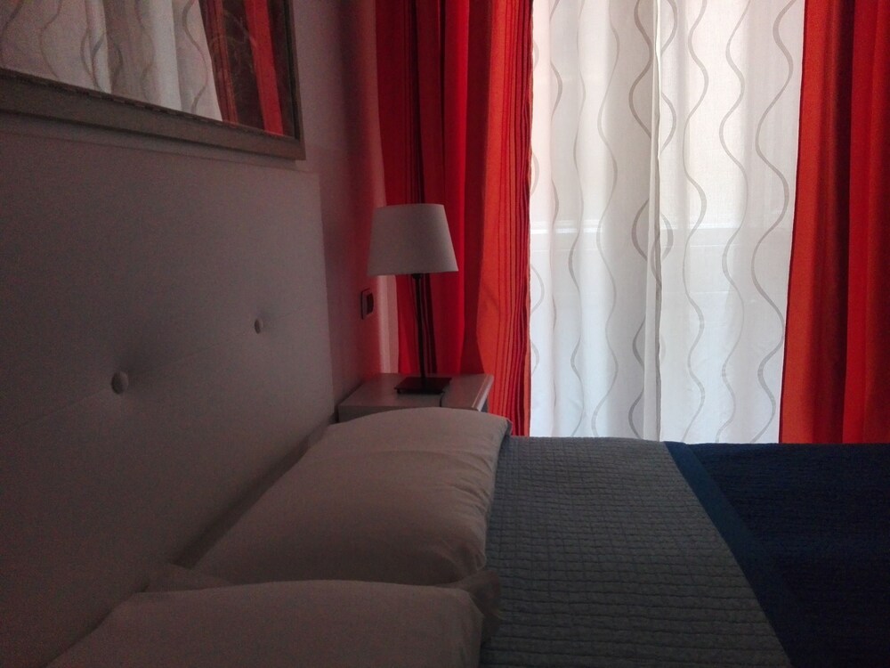 Casa Linnea — 4-Star Luxury Hotel in Rome, Italy