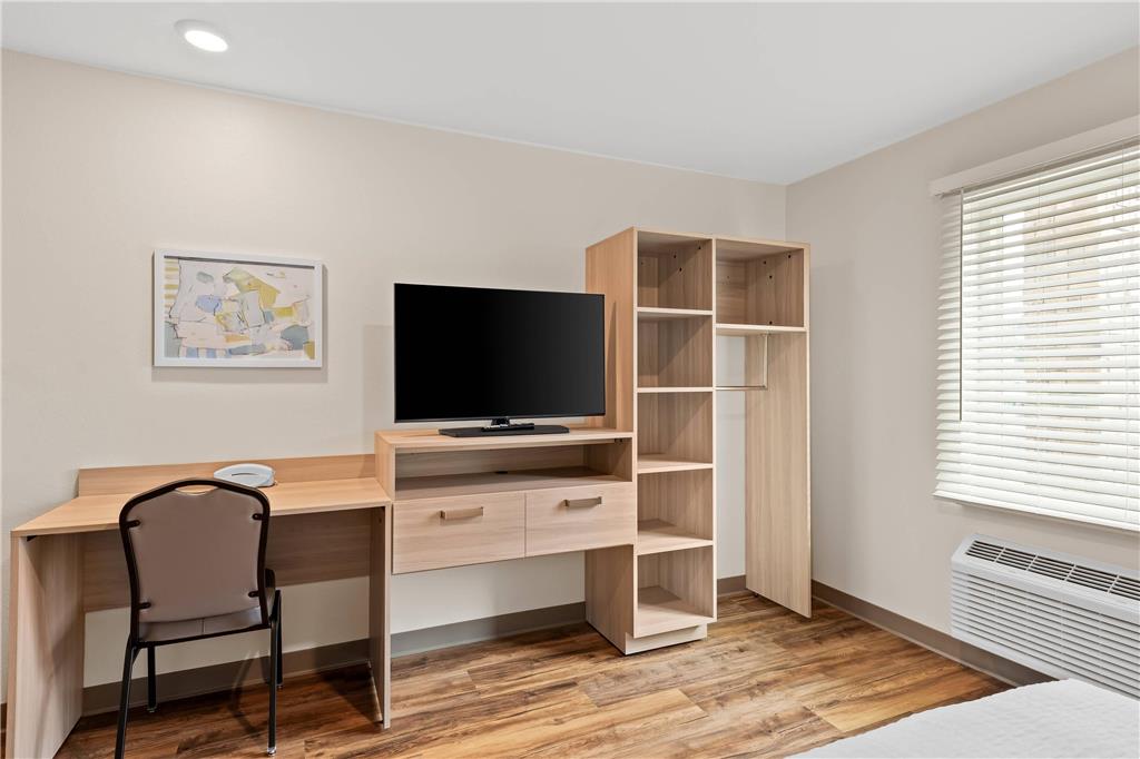WoodSpring Suites Richmond Airport - photo 18