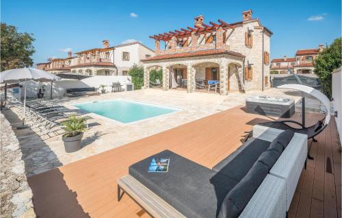 Gorgeous Home In Cabrunici With Wifi — 4-Star Luxury Hotel in Svetvincenat, Croatia