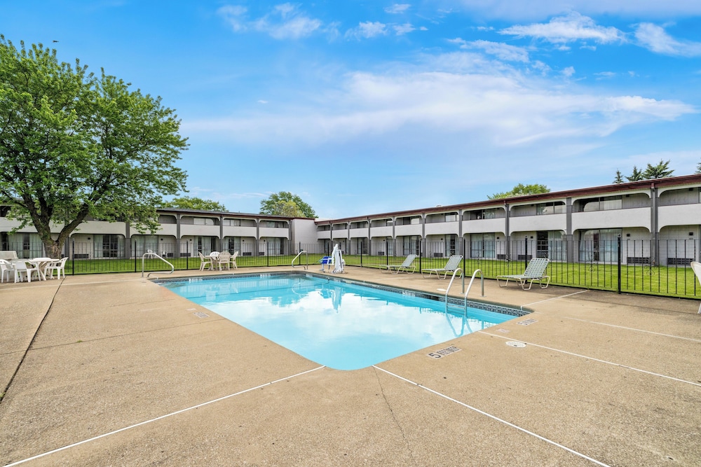 Red Roof Inn Niagara Falls - photo 21