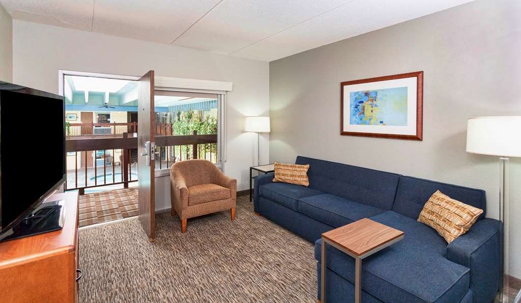 Best Western Bridgeview Hotel - photo 40