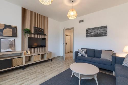 Metro line 1 Free parking — 4-Star Luxury Hotel in Milan, Italy