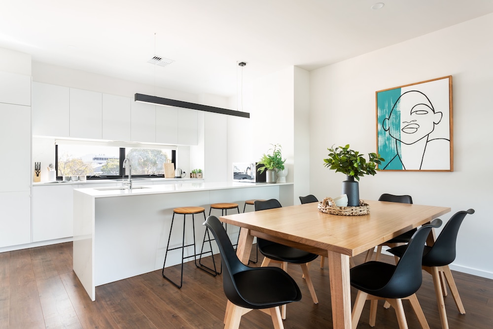 Little Grenfell Apartments by Urban Rest — 4-Star Luxury Hotel in Rose Park, Australia