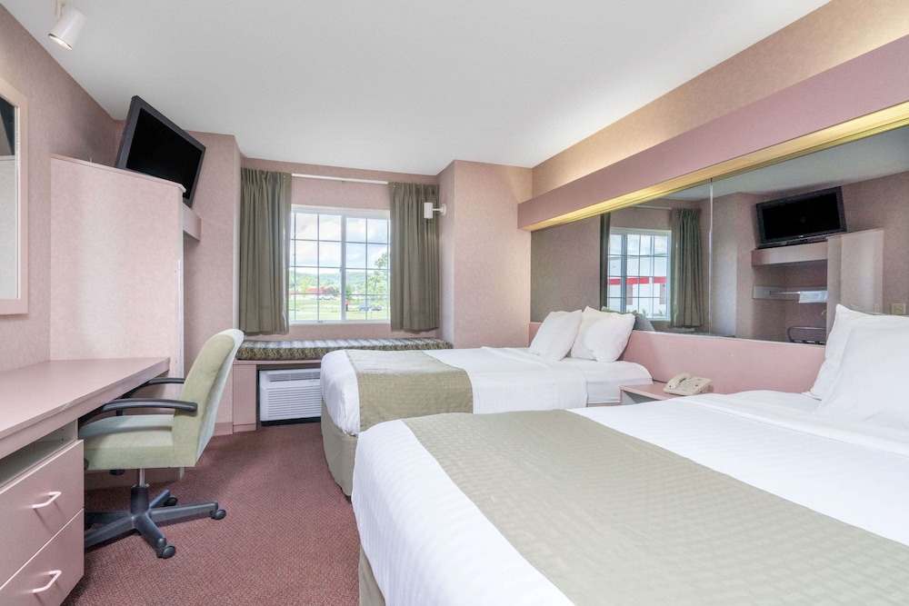 Microtel Inn by Wyndham Onalaska La Crosse - photo 7