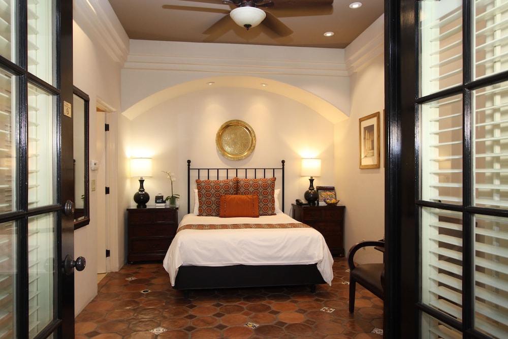 Cypress Inn - photo 28