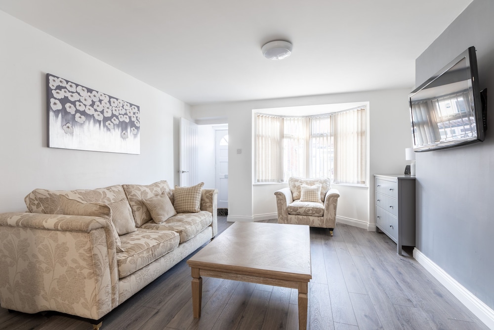 Platform Holderness House — 4-Star Luxury Hotel in Kingston Upon Hull, United Kingdom
