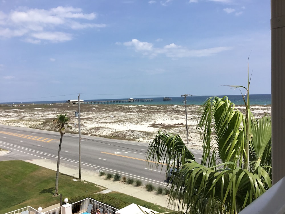 Direct Gulf Front Condo with Resort Pools with Hot Tubs Steps to Beach - photo 20