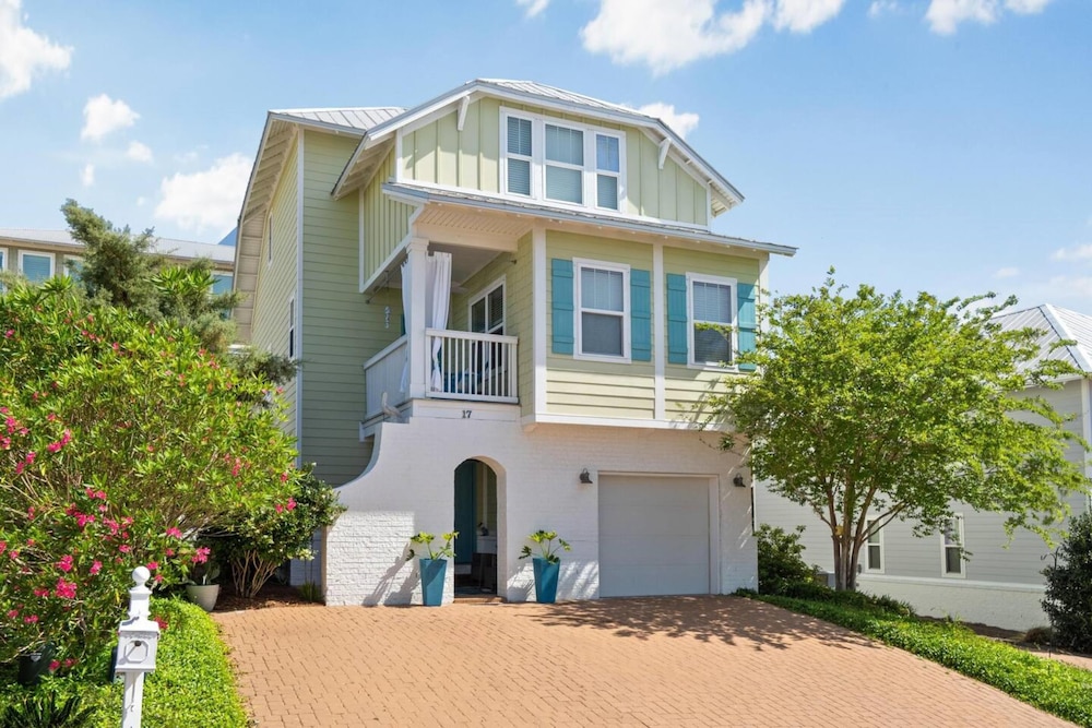 30A Beach House Pelican's Rest by PHG — 4-Star Luxury Hotel in Panama City Beach, United States