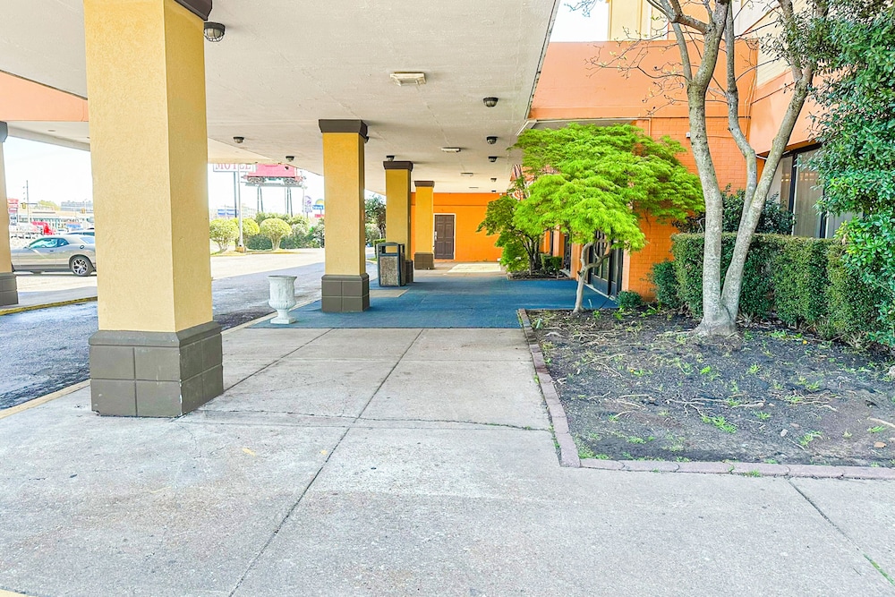 Jackson Hotel & Convention Center - photo 92