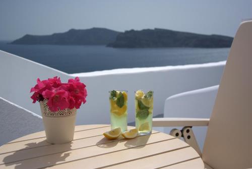 Thirea Studios — 4-Star Luxury Hotel in Oia, Greece
