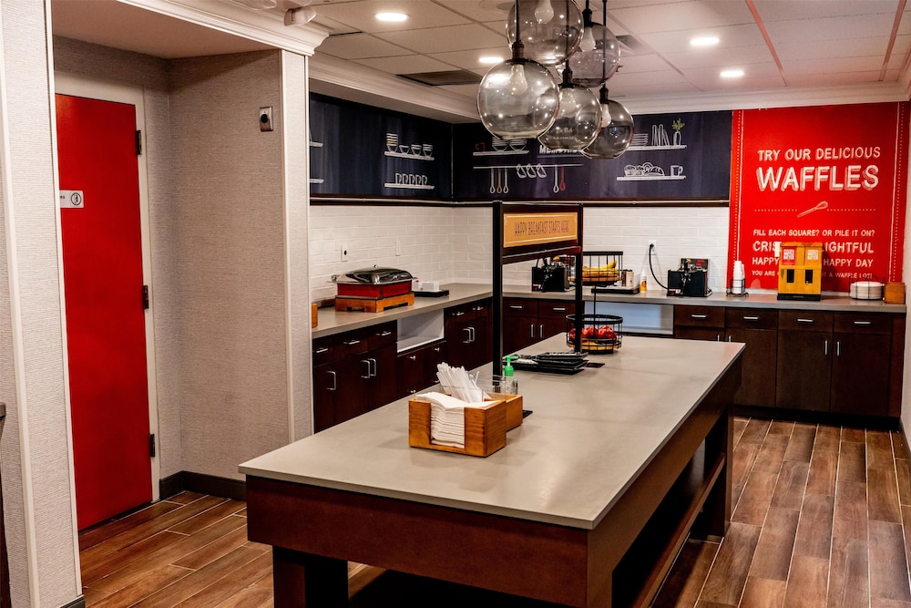 Hampton Inn & Suites Leesburg - photo 31