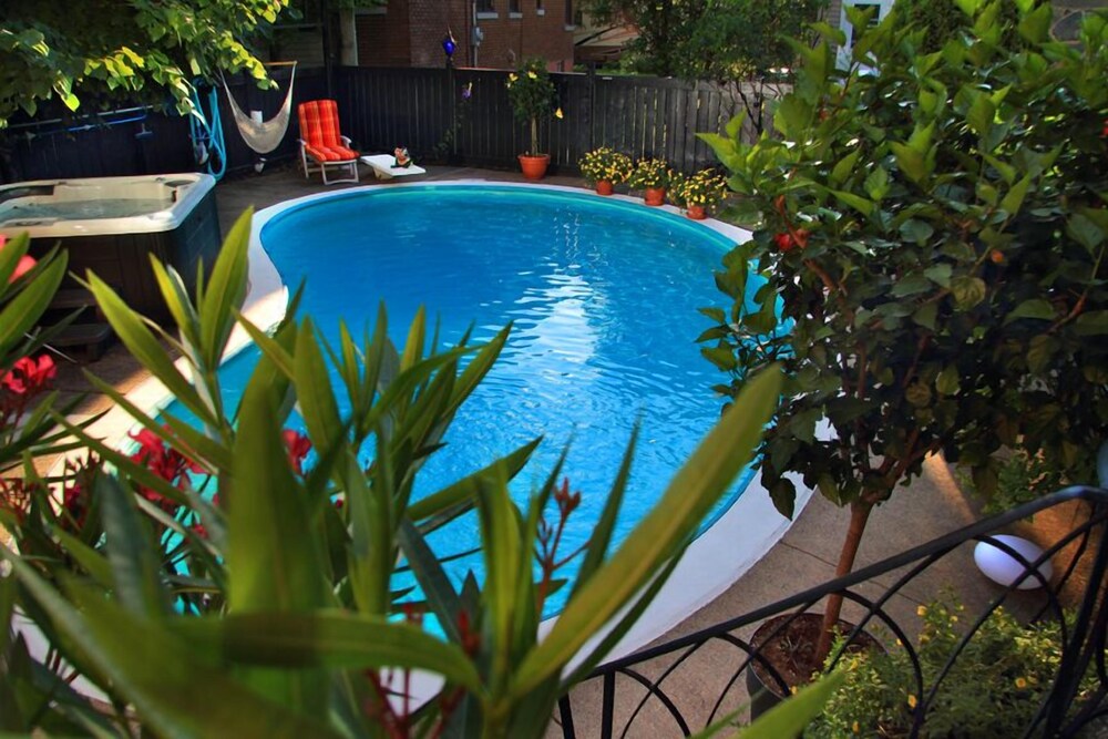Gîte Chez Baza — 4-Star Luxury Hotel in Shawinigan, Canada