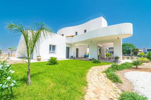 Villa Valeria — 4-Star Luxury Hotel in Menfi, Italy