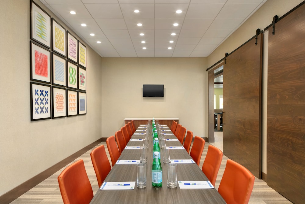 Holiday Inn Express & Suites Salisbury by IHG - photo 39