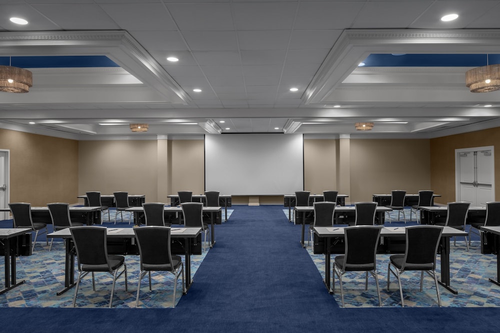 Hotel Indigo Mount Pleasant by IHG - photo 59