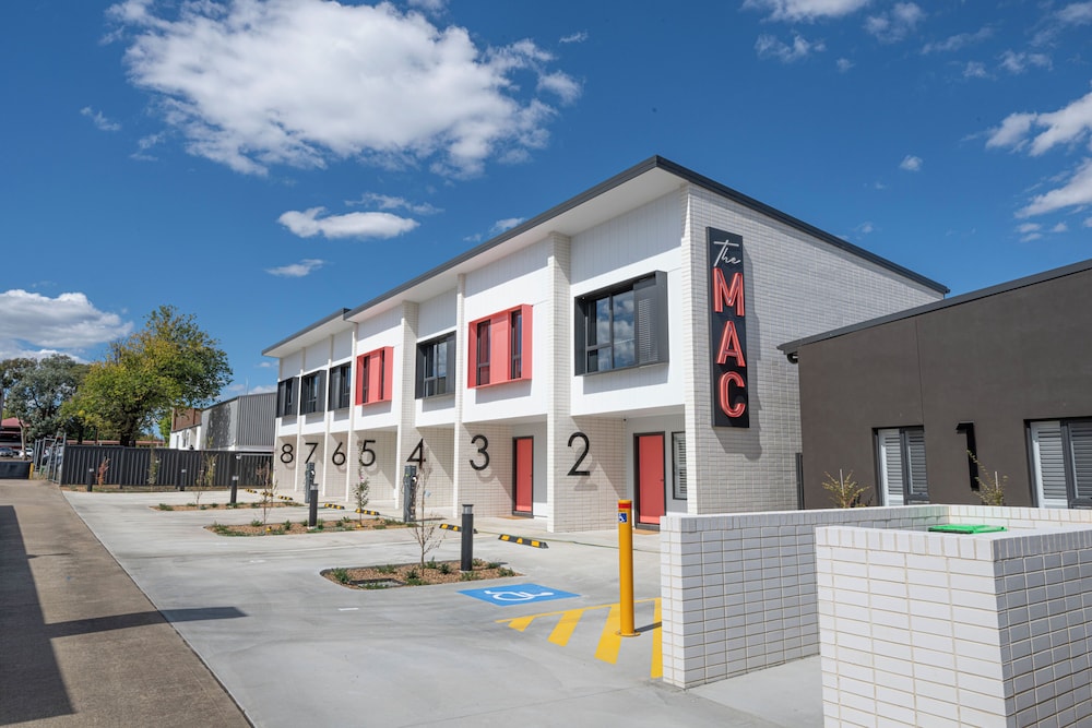 The Mac Orange - carbon neutral hotel in Orange
