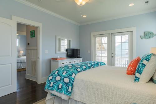 Kiki Hut by Oak Island Accommodations - photo 42