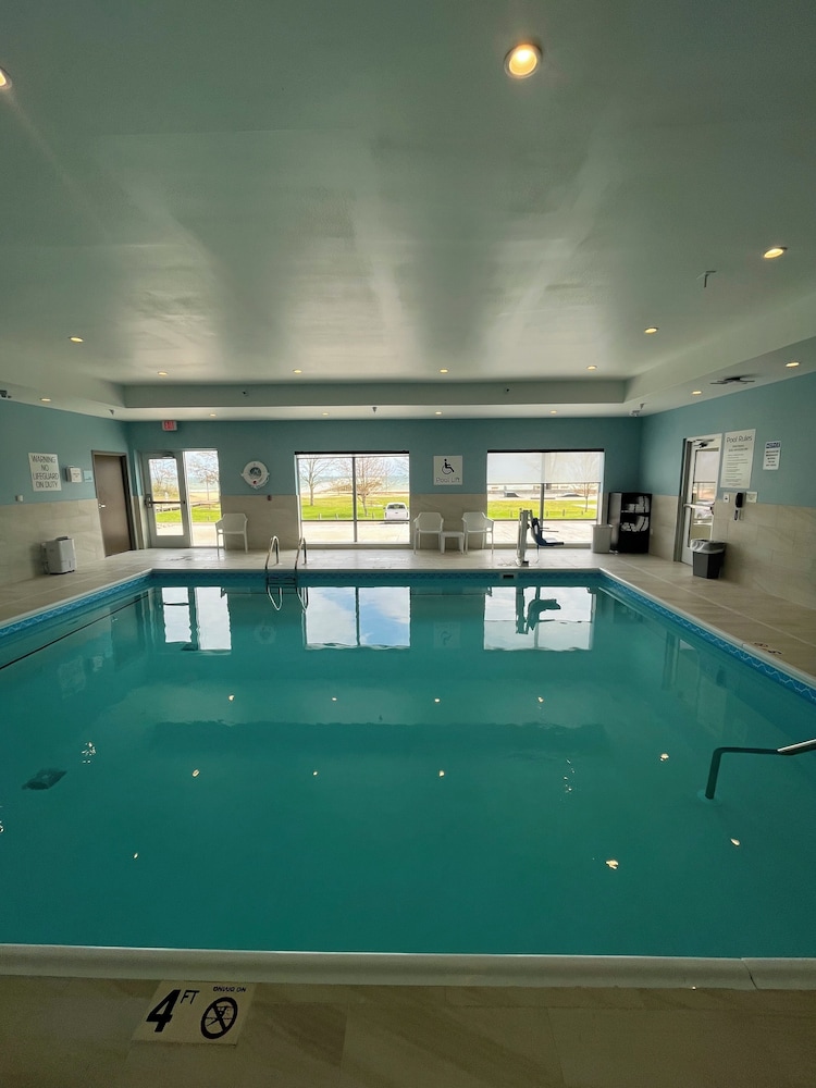 Holiday Inn Express and Suites Oscoda by IHG - photo 4