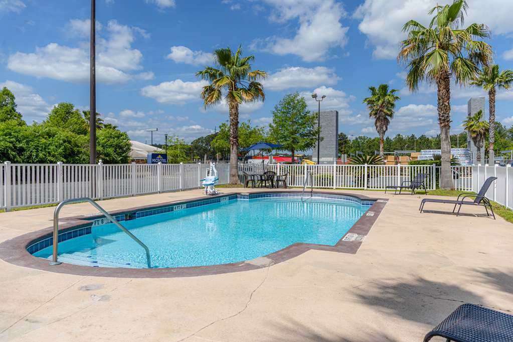 Microtel Inn & Suites by Wyndham Kingsland Naval Base I 95 - photo 11