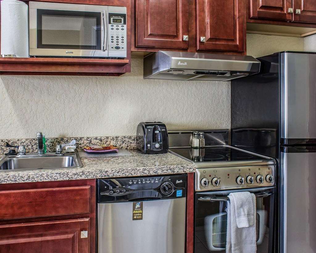 MainStay Suites Coralville Iowa City - photo 20