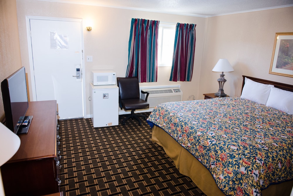 Grand View Plaza Inn & Suites - photo 39