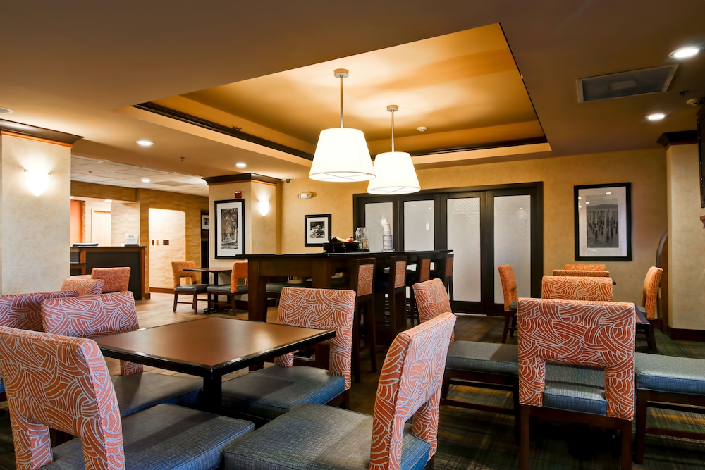 Hampton Inn Waldorf - photo 5