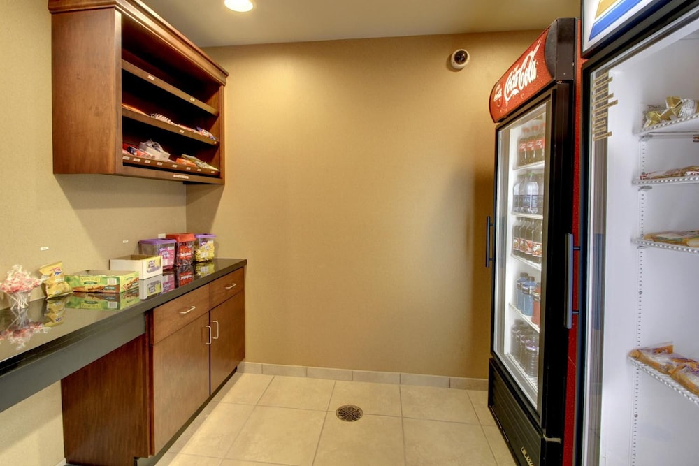 Cobblestone Inn & Suites Hartington - photo 26